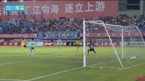 中超联赛半程回顾 成都蓉城领跑 老牌球队竞争激烈